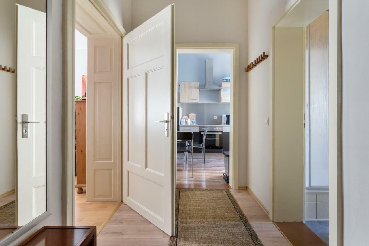 Residenz: Spacious For Groups Up To 6 Apartment *