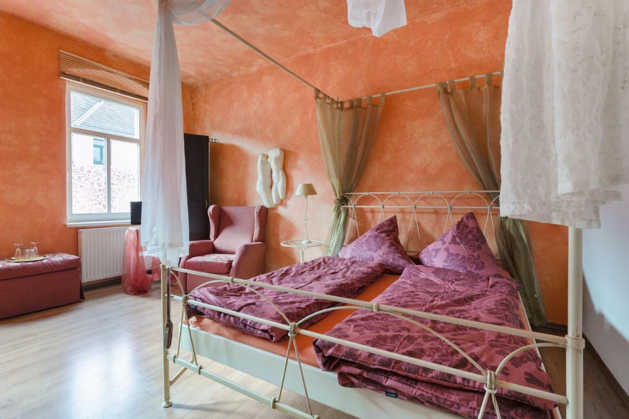 Residenz: Spacious For Groups Up To 6 Apartment *