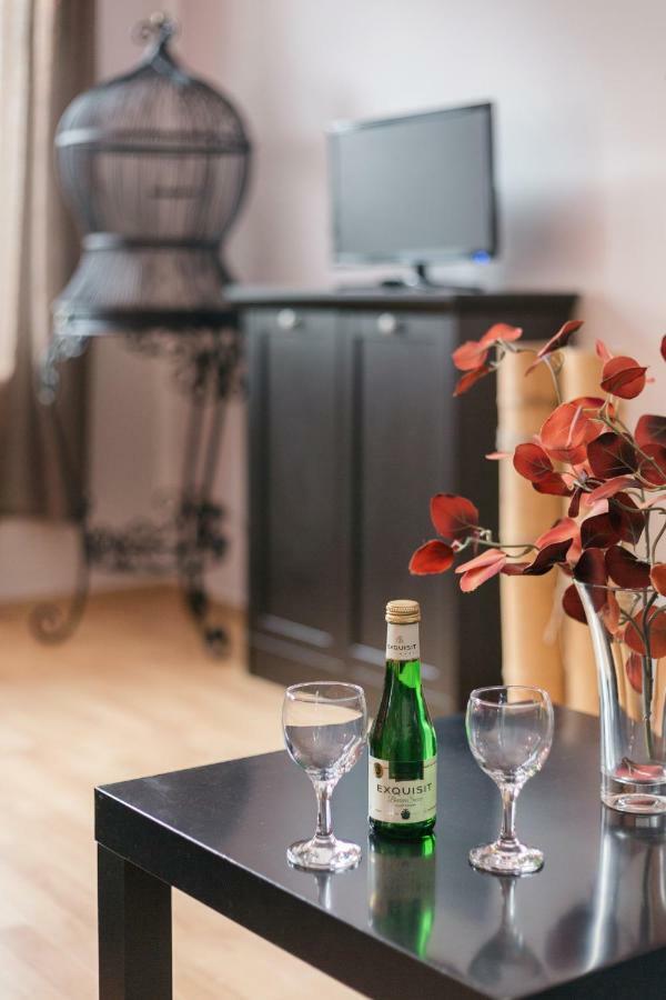 Residenz: Spacious For Groups Up To 6 Apartment *