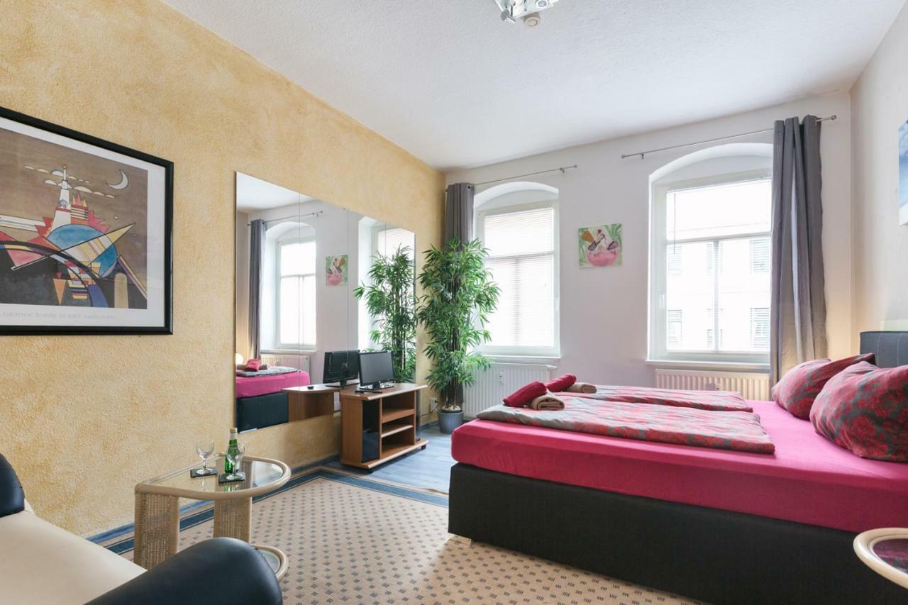 Residenz: Spacious For Groups Up To 6 Apartment