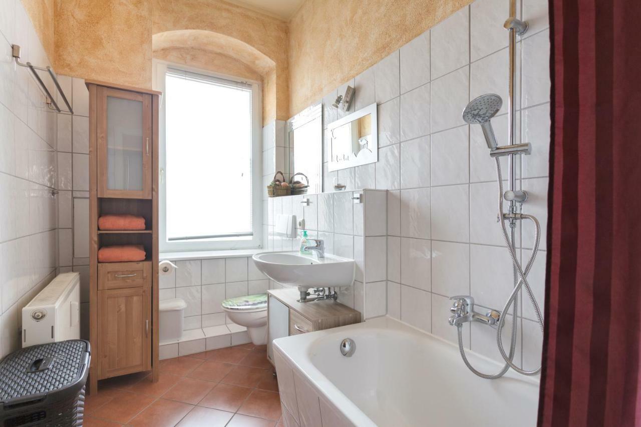 Residenz: Spacious For Groups Up To 6 Apartment *
