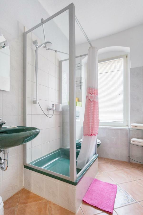 Apartment Residenz: Spacious For Groups Up To 6